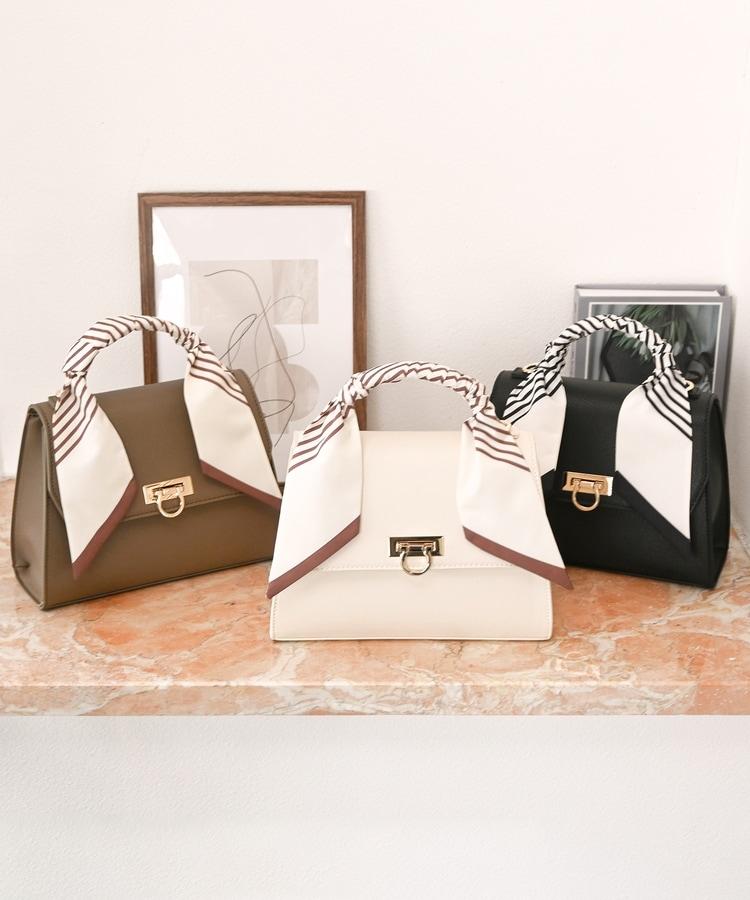 出所：ハニーズ公式通販 スカーフ付フラップバッグ