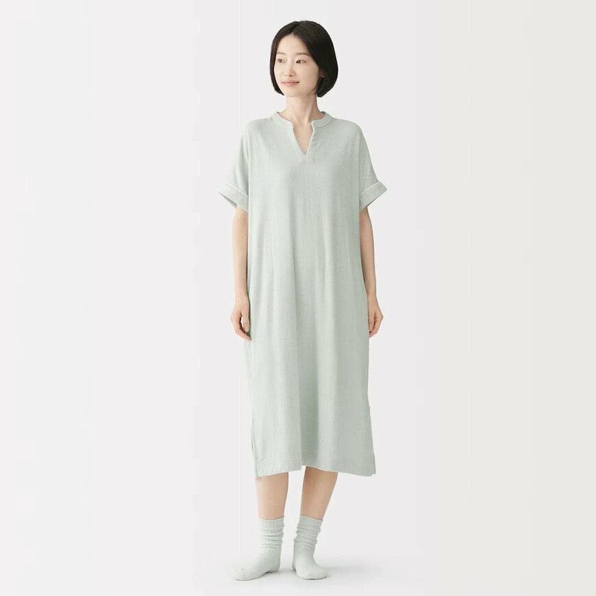 出所：無印良品公式　婦人　着るタオル　両面パイル　半袖ワンピース（ペールグリーン）