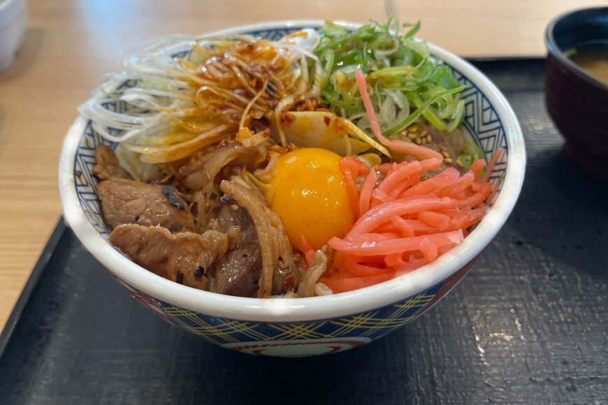 吉野家の「牛カルビ丼」を推す3つの理由。超絶おいしくなるおススメ食べ方【写真付き】