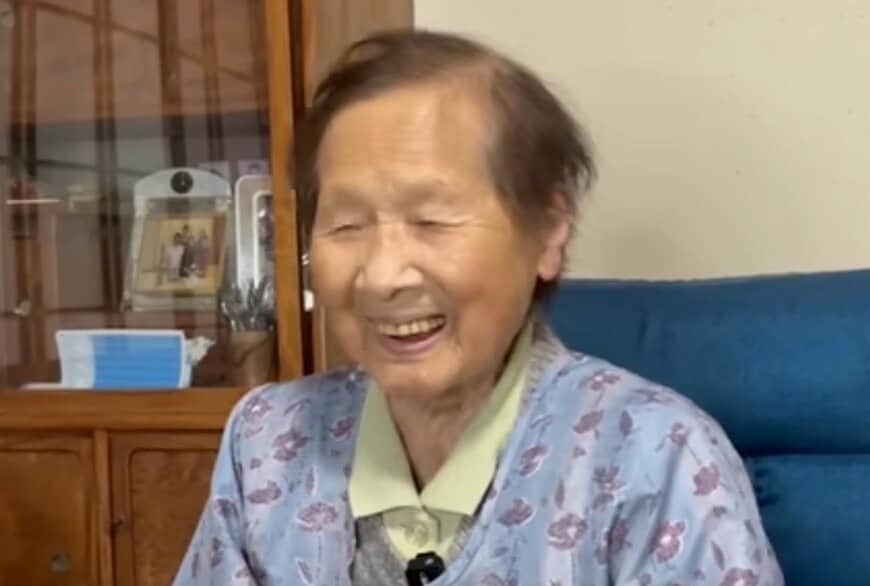 【94歳長寿飯】きのえおばあちゃんと孫の和やかな夕飯後…意外な光景に思わずビックリ！