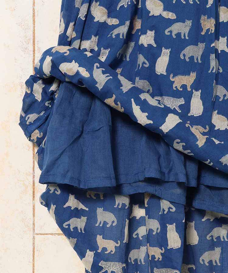 ブルーブルーエ公式　ネコ総柄ワンピースの画像