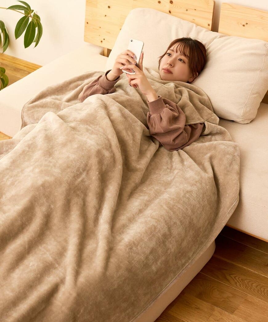 3COINS、手が出る毛布の画像