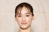 40歳・綾瀬はるか 夜のスペインでノリノリダンス！「なんでそんなにかわいいの」「天使」「天真爛漫すぎる」 動画にファンもメロメロ