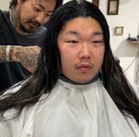 「スーパーロングの男性」が2年ぶりの短髪　まさかの変身姿に驚き！