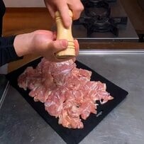 艶のある照りが食欲をそそる。父が高校生の息子に愛情込めて作る【照り焼きチキン弁当】に「食べたい」の声