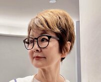 【60代マダム】“ZARA”の「サマーニット」コーデが素敵！ピンクの使い方にセンスが光る！