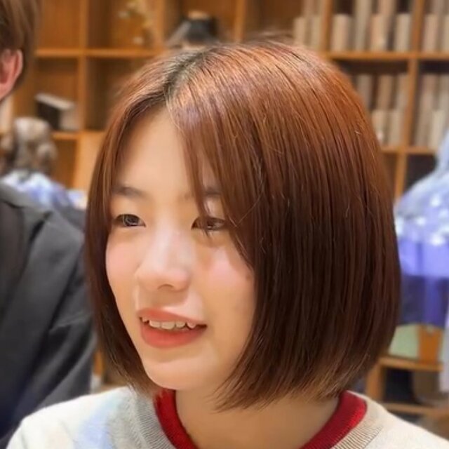 ブリーチ毛でパーマがかかりにくい女性の悩みをプロの技で解消。「人生初のパーマ」に本人も笑顔！