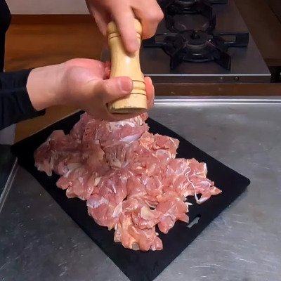 艶のある照りが食欲をそそる。父が高校生の息子に愛情込めて作る【照り焼きチキン弁当】に「食べたい」の声