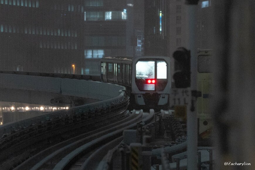 大雪の日にゆりかもめに乗車　前が見えなくても黙々と走り続ける姿に「ツワモノ感がすごい」