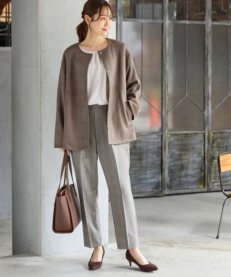 出所：ハニーズ公式　スエードゆるブルゾン