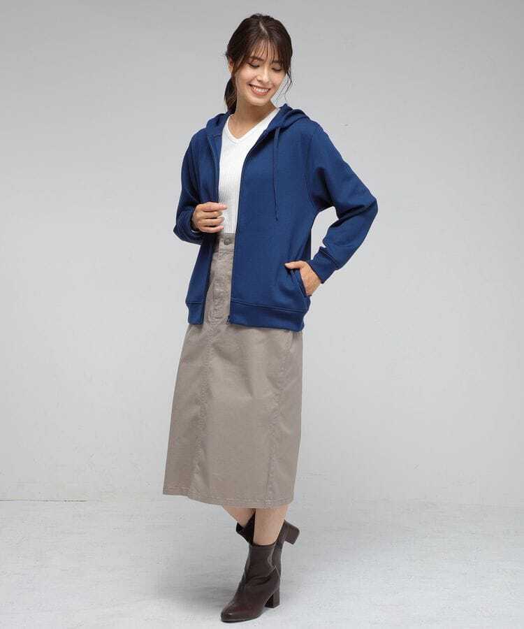 出所：Honeys Online Store きれいめジップパーカー