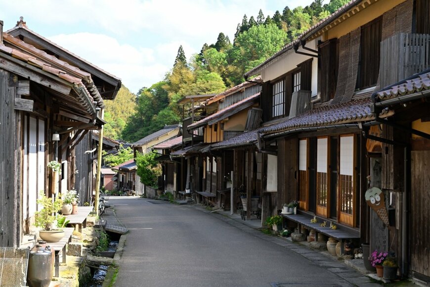 島根県で見つけた粋なデザインの自動販売機　「町中の風景に溶け込んでいる」と驚きの声が続出