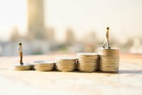 70歳代おひとりさまの「貯蓄額」は？老後の家計キャッシュフローは赤字必至なのか