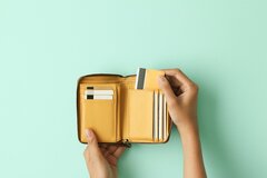 無印良品で高評判の「990円ミニ財布」キャッシュレス化で財布の「ミニ化」に需要