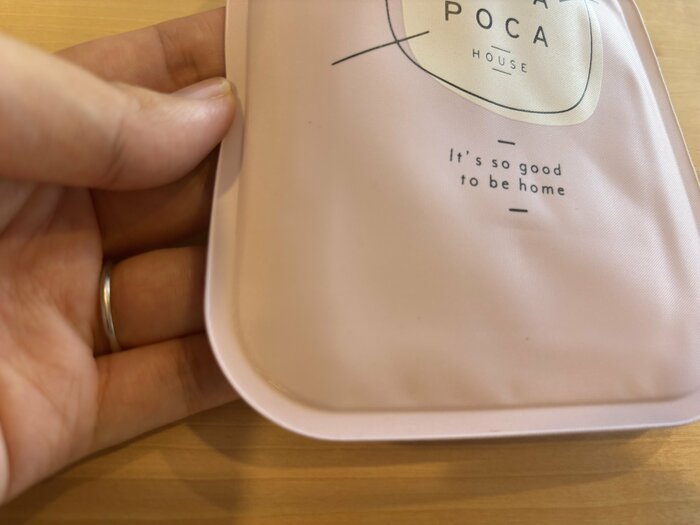 マットな肌触りのやわらかい素材でできています