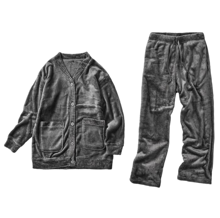 ふわふわで肌触りが良くとても気持ちいいルームウェア。 なんとお値段は上下で1500円