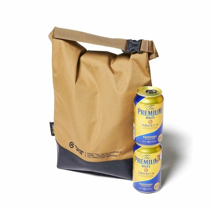 特筆すべきは開口部に採用された「ロールトップ式」