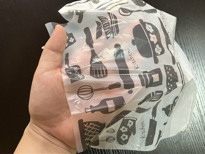 袋を広げるとマチがついており、かなり大きく広がりました