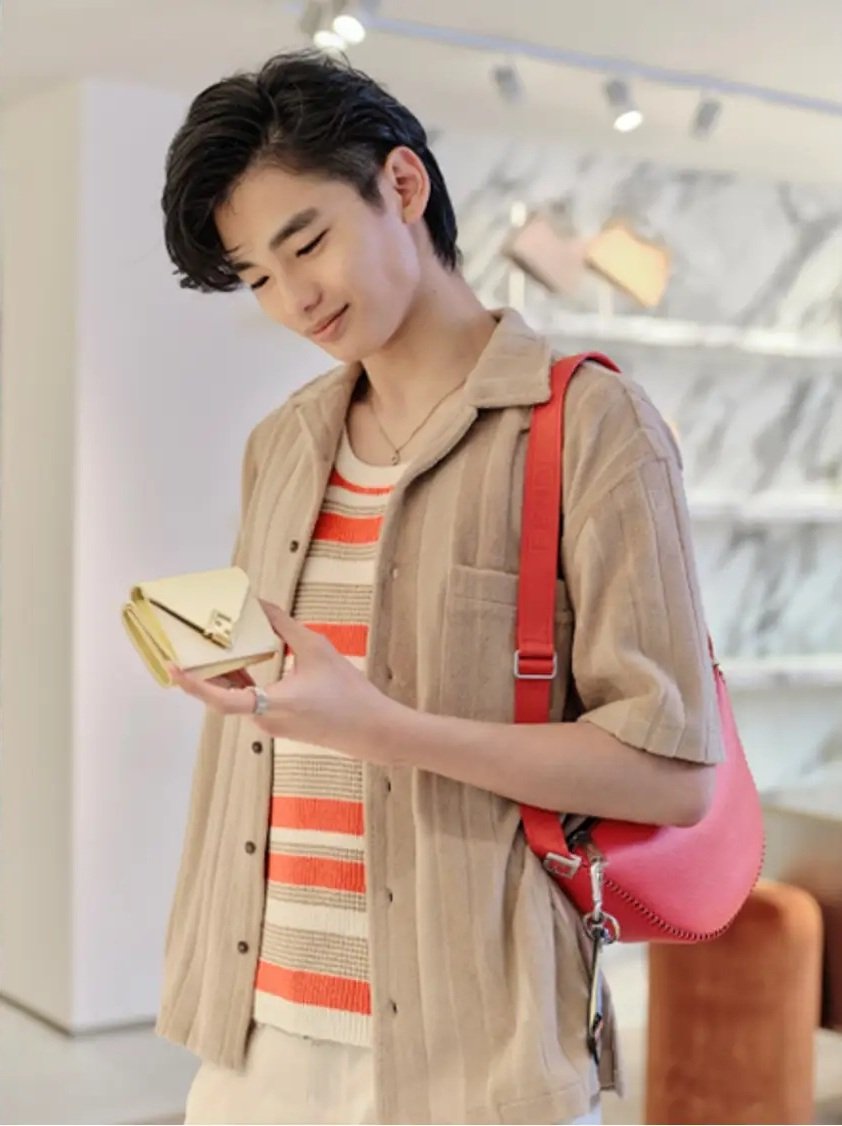 出所：フェンディ・ジャパン株式会社「フェンディ、冨永章胤を起用した母の日のスペシャルムービーを公開！」