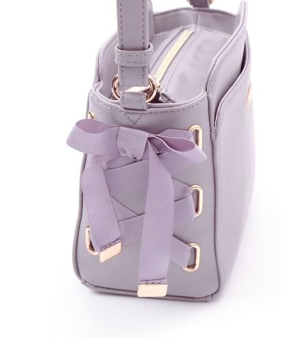 出所：ハニーズ公式通販 レースアップショルダー