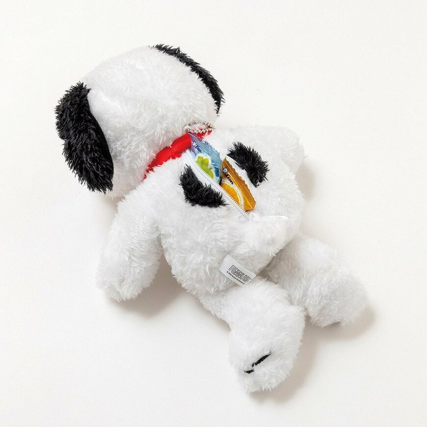 出所：株式会社ローソン　SNOOPY 2026 午 カウボーイスヌーピーのぬいぐるみポーチ BOOK