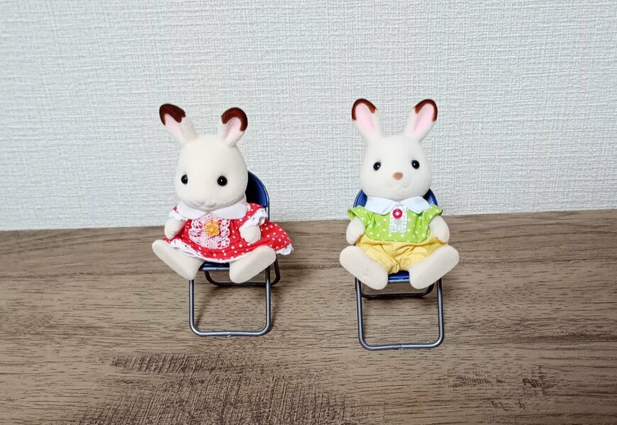 筆者撮影（山田化学株式会社、ミニチュアパイプ椅子 2P）