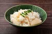 【65歳以降の夫婦世帯】ひと月の生活費《みんなの平均はいくら？》60歳代の年収・年金も知りたい！