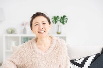 50歳代「貯蓄1000万円以上」の割合は？15年で1000万円を貯める場合の積立額も試算