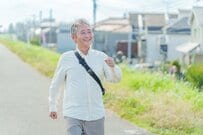 【70歳代おひとりさま】平均貯蓄額・中央値はいくら？厚生年金・国民年金の平均月額も男女別でみる