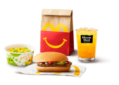 マクドナルドのハッピーセット「マイメロ・クロミ」「クレヨンしんちゃん」どちらも魅力