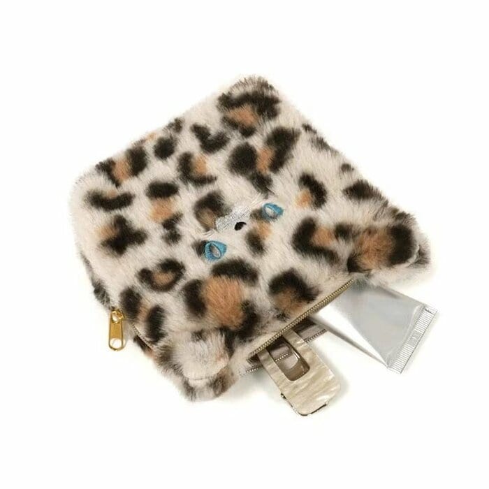 シンプルな一室構造だからこそ、さまざまなものを自由に収納可能