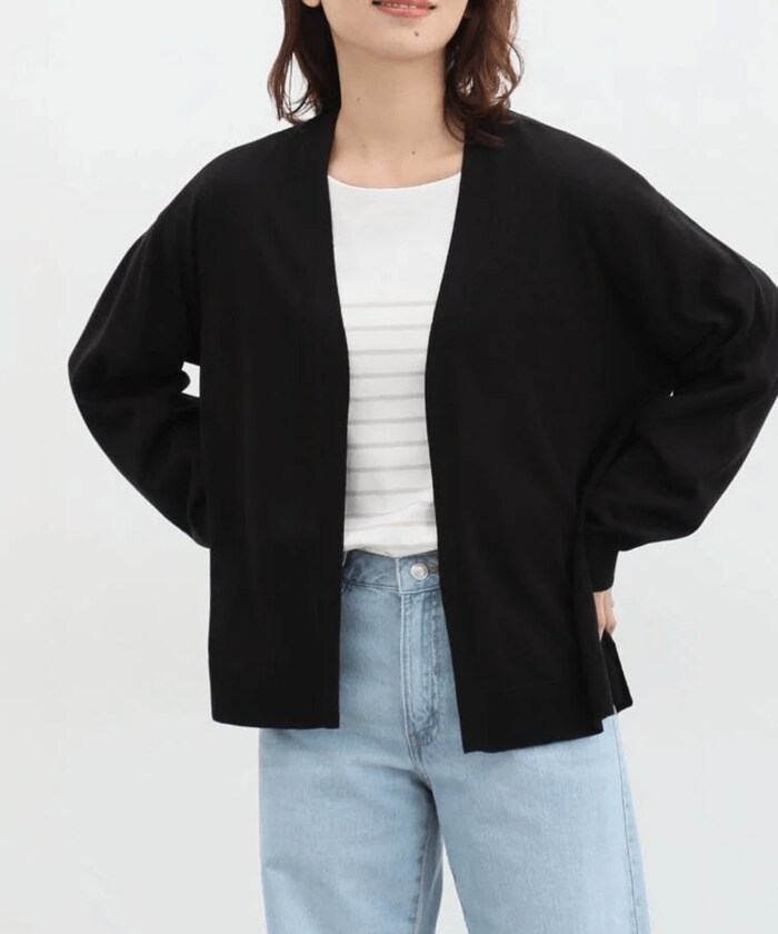 スカートにもパンツにも合わせやすいのが高ポイント