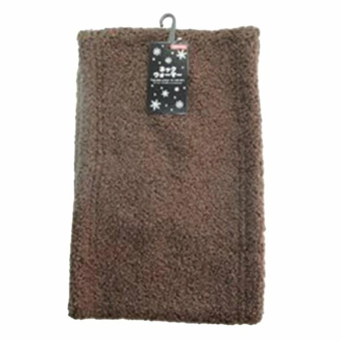 220円の「シープボア生地ネックウォーマー」