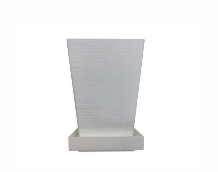 シックなダークグレーのほかに、ホワイトカラー