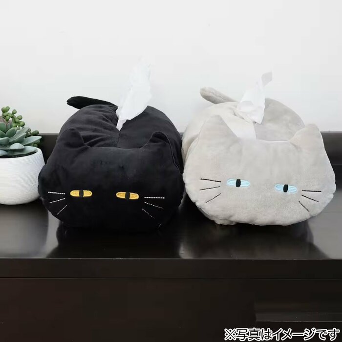 立体的な耳と愛らしい真顔っぽい表情が特徴になっています