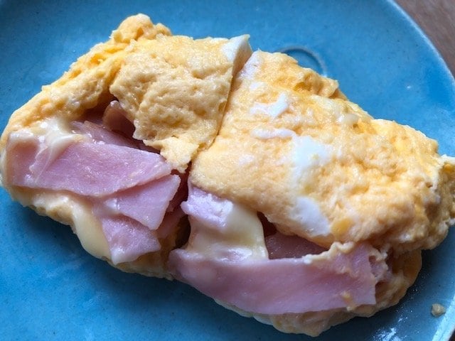 ハムチーズオムレツ（筆者撮影）