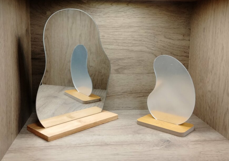 筆者撮影（ダイソー・竹製ミラー、セリア・ビーンズミラー）