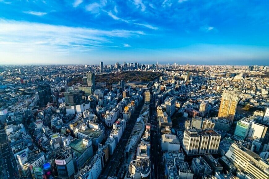 原宿のビルの屋上で寝てたら…　友人から届いた「センスあるLINE」が話題