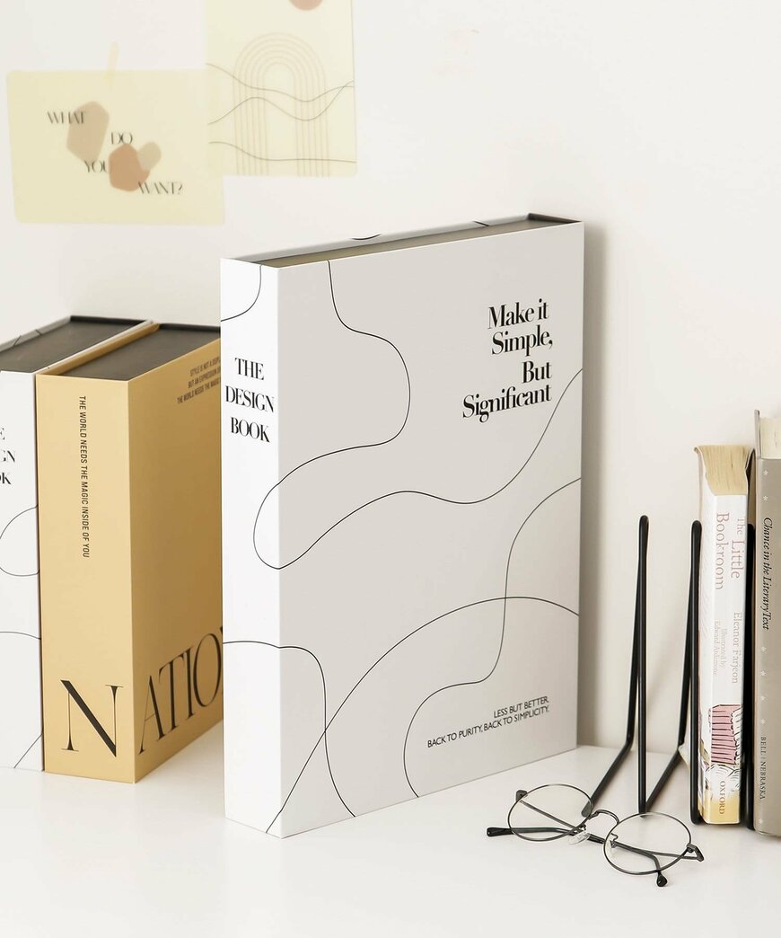 出所：パルグループ公式ファッション通販サイト 3COINS 【&Black】BOOK型小物入れ：Mサイズ