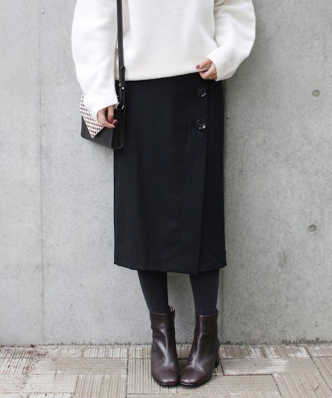 FRAMeWORK - BUTTON スカート ¥16,200（税込）