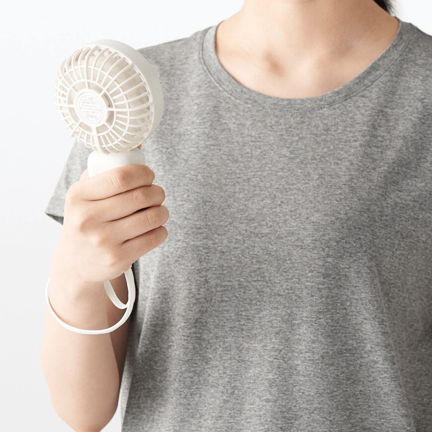 出所：無印良品　充電式モバイルハンディファン