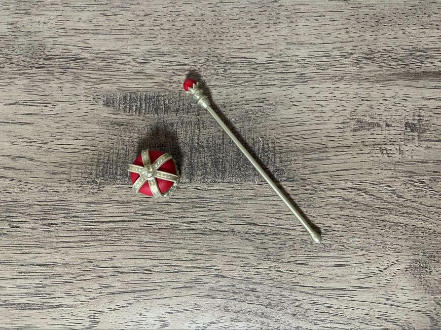 山田化学株式会社、ミニチュア王冠と杖画像