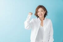 【60歳代の貯蓄額】「平均額」と「中央値」はどのくらい？《二人以上世帯・単身世帯》貯蓄額を一覧でみる