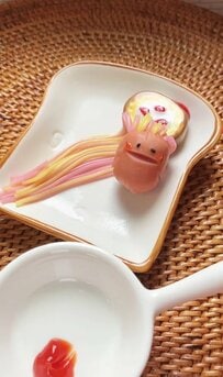 高校生の息子さんに作る“そうめんソーセー人”入りの「鶏の照り焼き丼弁当」がボリュームたっぷり美味しそう！