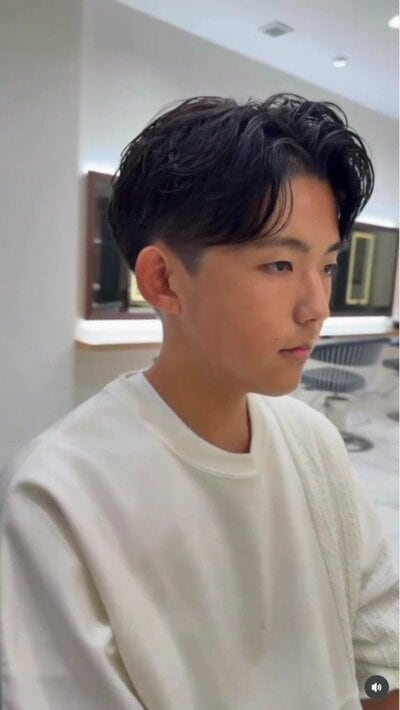 アフターはサイドを刈り上げた大人顔の束感ショート