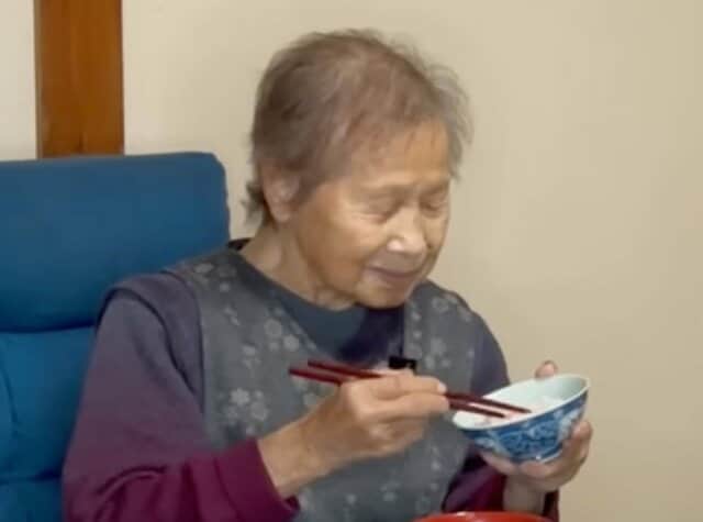 【94歳長寿飯】おばあちゃんが作る“ご飯が進むフキ味噌”に賞賛の声「おいしそう」「楽しそうな食卓」