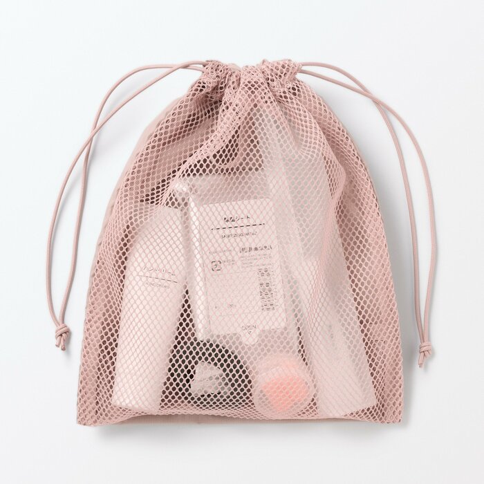 コーディネートの差し色にもなり気分が上がる「ピンク」