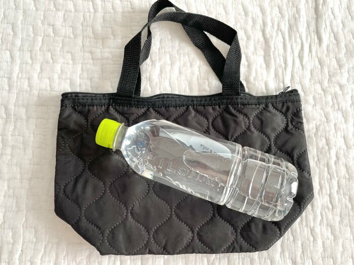 560mlのペットボトルがすっぽり収まるサイズ感