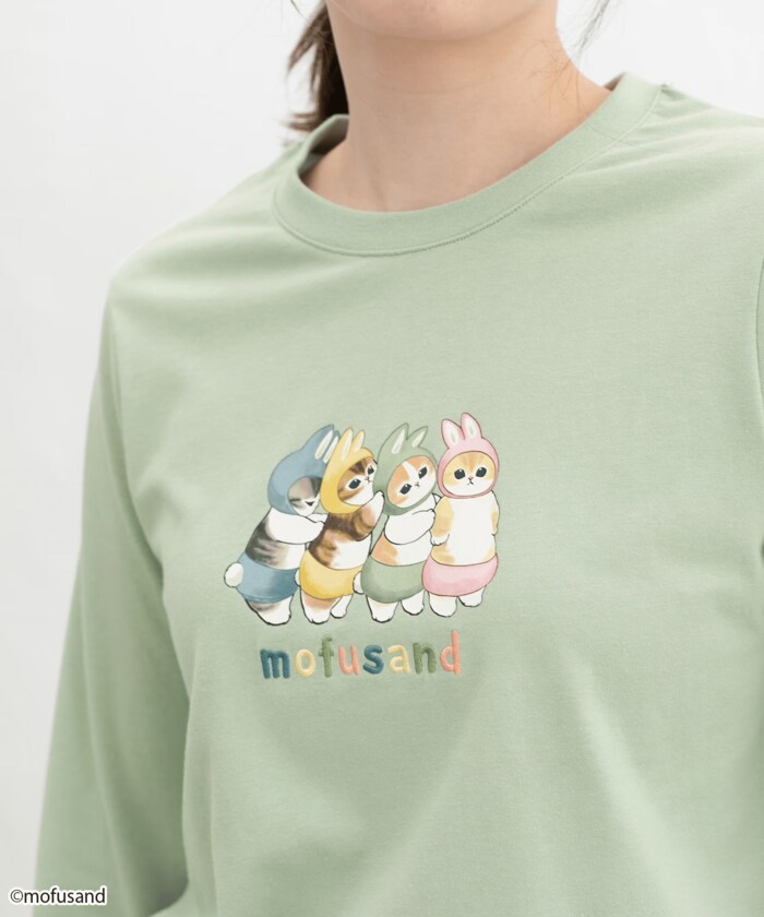 イラストレーターぢゅのさんが描く『mofusand』の着回しやすいロンT