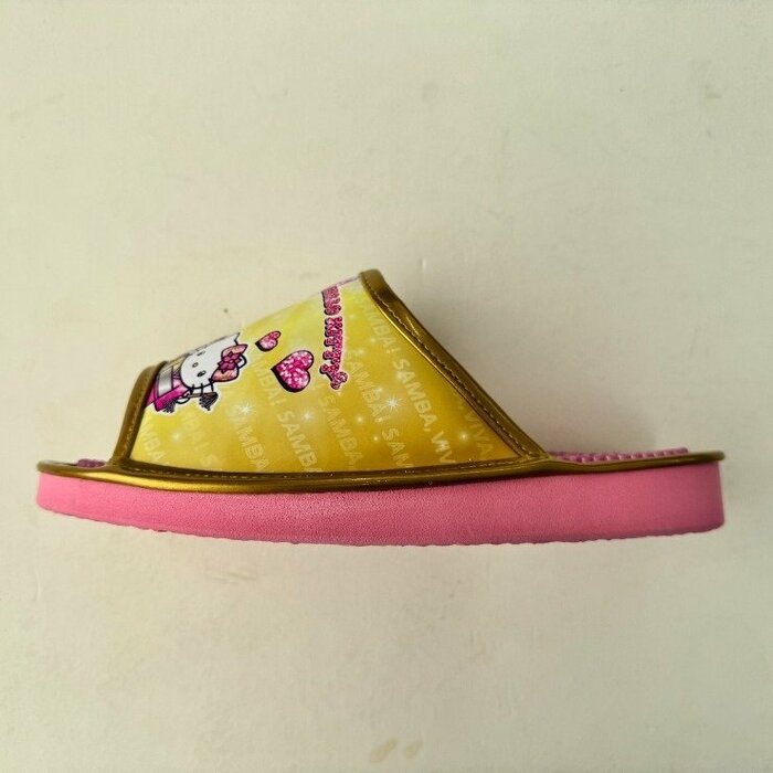 家で履いていれば、ご家族の方の笑いを取れそうです